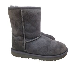 UGG Classic Short II Grey Suede Sheepskin Boots 1017703K Kids 2 Womens 4